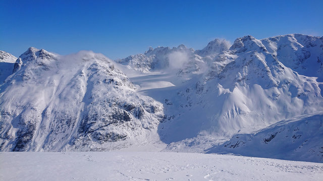 Picturesque shot of windswept peaks of the Canadian Rockies on perfect sunny day © helivideo