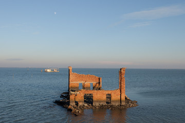 Ruins and fisherman house in Scardovari