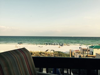 Summer Beach - Seaside - Chair - Blue Sky - Cafe - Restaurant - Chill