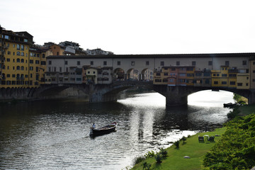 Obraz premium ponte vecchio en florencia, italia 