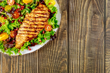 Keto salad with grilled chicken and green salad.