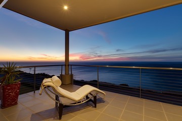 Fototapeta premium Mediterranean Style Home overlooking Ocean