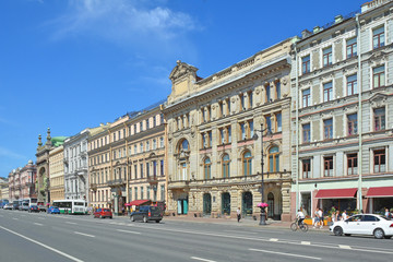 Fototapeta na wymiar Russia. Saint-Petersburg. Main street of the city Nevsky Prospekt