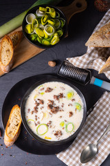 Delicious cheese and leek soup with minced meat