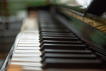Tastiera di pianoforte ripresi da vicino