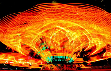 Light painting, lighting from the amusement park players