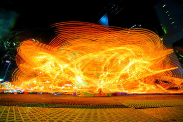Light painting, lighting from the amusement park players