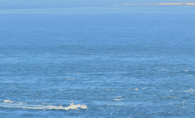 L'Océan à perte de vue La Bretagne ses côtes déchiquetées, ses falaises, ses rochers, ses paysages marins ses rias ses abers