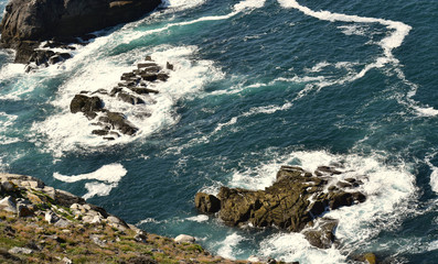 La Bretagne ses côtes déchiquetées, ses falaises, ses rochers, ses paysages marins ses rias ses...