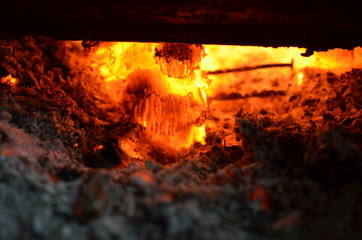 drewno na opał ,ogień, płomieni, ciepło, ognisko, gorąca, gorąco, oparzenia, czerwień, drewna, ognisko, kominek, płomieni, niebezpieczeństwo, ciepły, pomarańcz, ekogroszek , lawa , pożar lasu , pali © Szymon