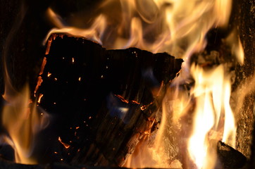 drewno na opał ,ogień, płomieni, ciepło, ognisko, gorąca, gorąco, oparzenia, czerwień, drewna, ognisko, kominek, płomieni, niebezpieczeństwo, ciepły, pomarańcz, ekogroszek , lawa , pożar lasu , pali - obrazy, fototapety, plakaty