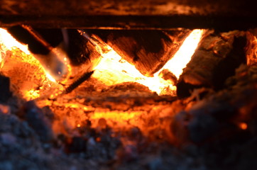 drewno na opał ,ogień, płomieni, ciepło, ognisko, gorąca, gorąco, oparzenia, czerwień, drewna, ognisko, kominek, płomieni, niebezpieczeństwo, ciepły, pomarańcz, ekogroszek , lawa , pożar lasu , pali © Szymon