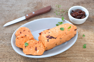 Tomatenbutter-Rolle
