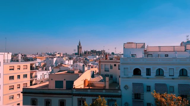 Centro De Sevilla Giralda y Catedral De Fondo 4k