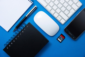 scrivania, posto di lavoro, informatica, comunicazione