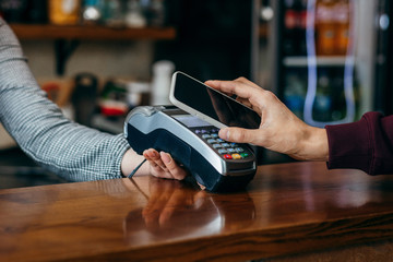 Payment transaction with smartphone 