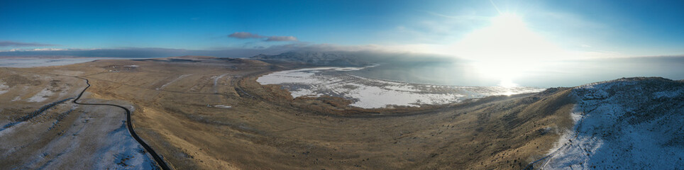 Vue aérienne panoramique de Antelope Island state park enneigé, à Salt Lake City.