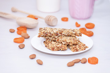 Superfood breakfast granola bars with oats, nuts, berries, fruits.