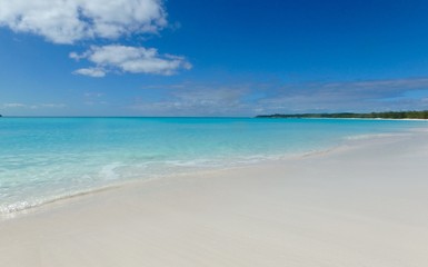White sand and aquamarine water of a Bahamas beach