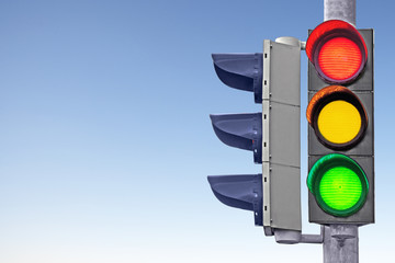 Verkehrsampel, Phasen, grün, gelb, rot, mit Textfreiraum