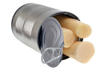 Boîte de conserve de cœurs de palmier en gros plan