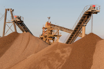 Extraction de graviers et galets en baie de Somme