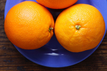 Naval Oranges on Blue Plate