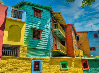 Scènes de rue Caminto colorées à La Boca, le plus ancien quartier ouvrier de Buenos Aires, Argentine.