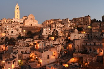 Fototapeta premium Matera - Sasso Barisano e Cattedrale al tramonto