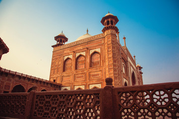 Taj Mahal is an ivory-white marble mausoleum on the south bank of the Yamuna river in the Indian city of Agra. It was commissioned in 1632 by the Mughal emperor Shah Jahan.