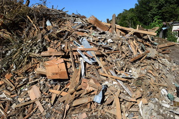 積まれたガレキの山