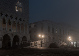 Fototapeta premium Bridge of Sighs - Venice - Foggy Night
