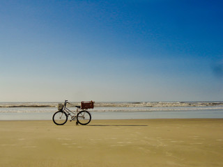 Obraz premium Bicicleta e o mar