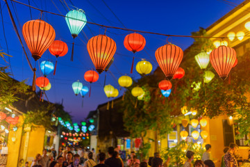Obraz premium Gorgeous evening view of street decorated with lanterns, Hoi An