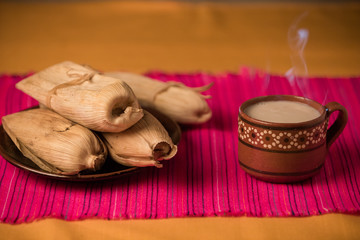 Tamales con atole dia de la Candelaria