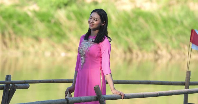 Asian Girl In National Costume Of Vietnam, Video In 4K
