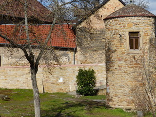 Wehrturm mit Stadtmauer in Deidesheim / Pfalz