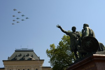 Obraz premium Monument to Minin and Pozharsky on red square in Moscow