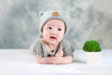 Bebe Fille Metisse 6 Mois Franco Chinois Wall Mural Wallpaper Murals Yoann