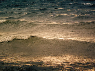 Wasser in der Abendsonne