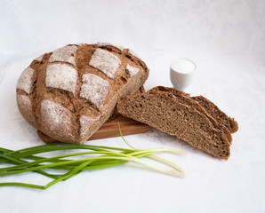 brown bread with chives and salt