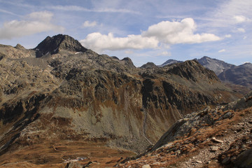 Blick von Westen über den Splügenpass mit Inner Schwarzhorn