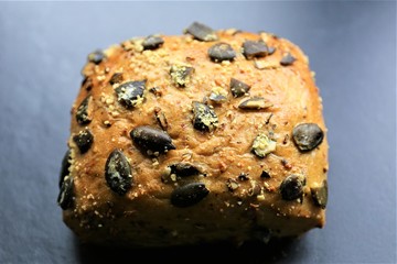 bread with poppy seeds