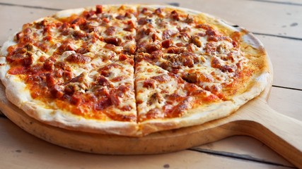 Thin and Crispy Italian Pizza
