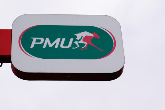 PMU logo sign store french shop horse race bet sport organisation