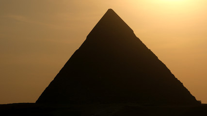 Obraz na płótnie Canvas The Great pyramid on sunset