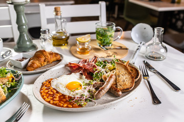 English breakfast table