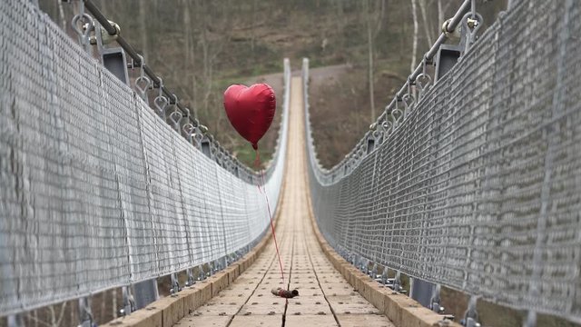 lange H&auml;ngebr&uuml;cke