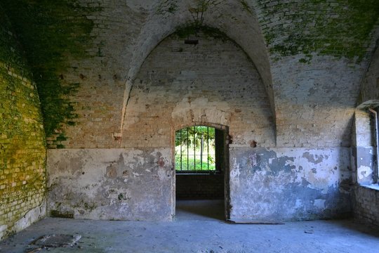wnętrze budynku w Tweirdzy Boyen, Giżycko, Polska