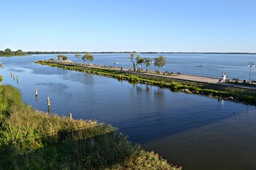 Kanał na jeziorze Niegocin, Mazury, Polska